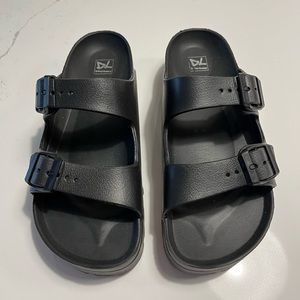 Dirty Laundry by Chinese Laundry Genavive EVA sildes